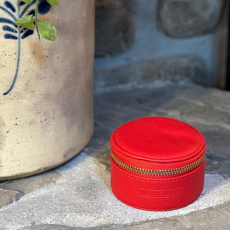 WinterBury Red Mini Leather Round Case